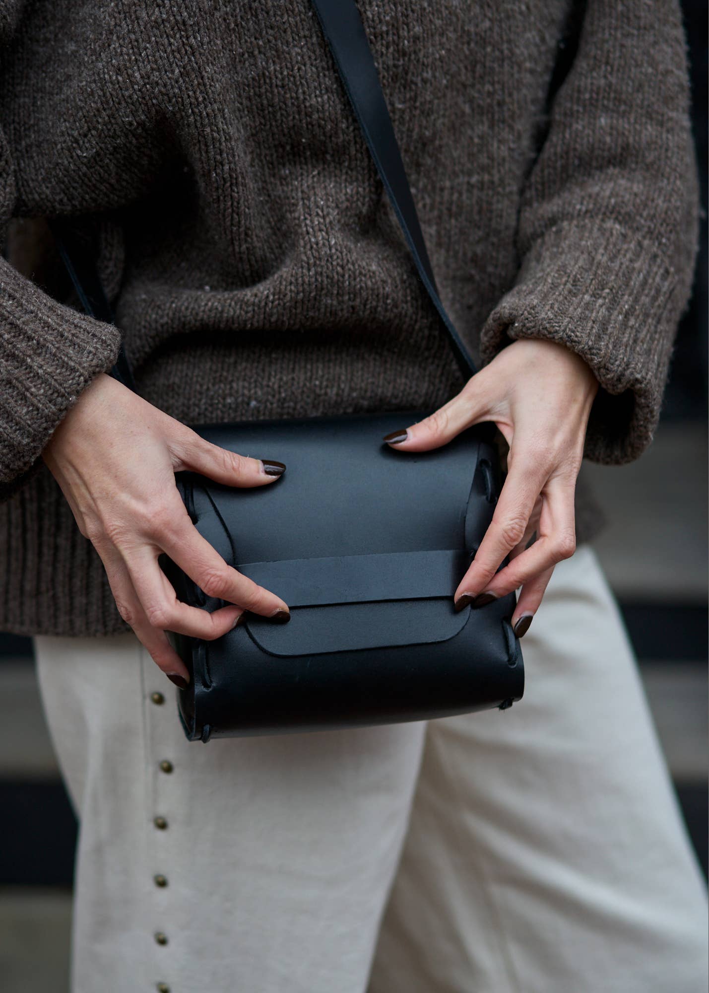 FORESTBOUND - Wholesale Crossbody Bag - Women's - Leather Saddle Bag in Black3