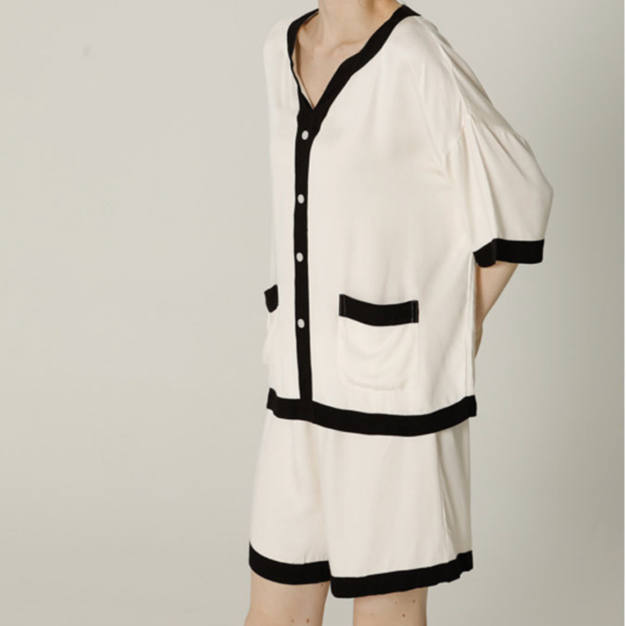 DrifWoo - Wholesale Loungeset - Dames - Tweekleurige Viscose Loungeset – Chic & Lichtgewicht2