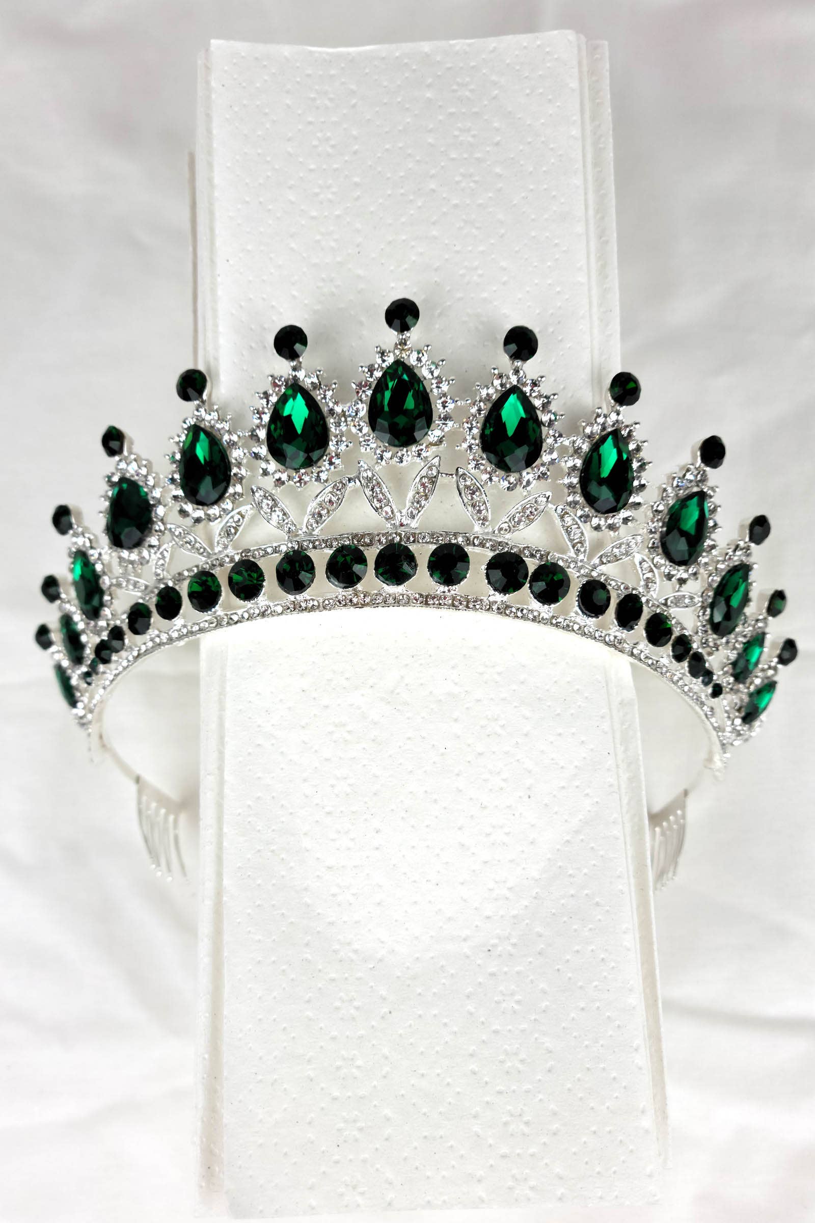 Chicas - Wholesale Tiara - Women's - One Size Fits All Metal Tiara With Jewel Rhinestones HT879-64