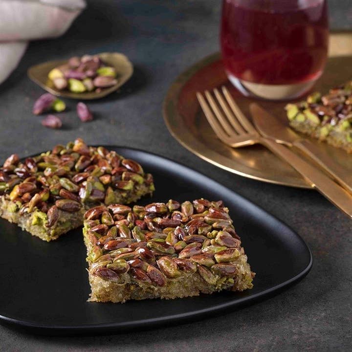 Karakoy Gulluoglu | Turkish Sultani Pistachio Dessert for wholesale by Aladdin