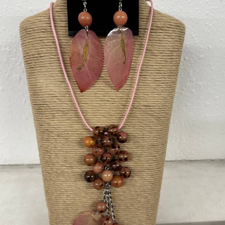 International Duru's - Wholesale Jewelry Set - POWDER PINK CORD NECKLINE WITH DANGLING WOOD AND LEAVES TASS