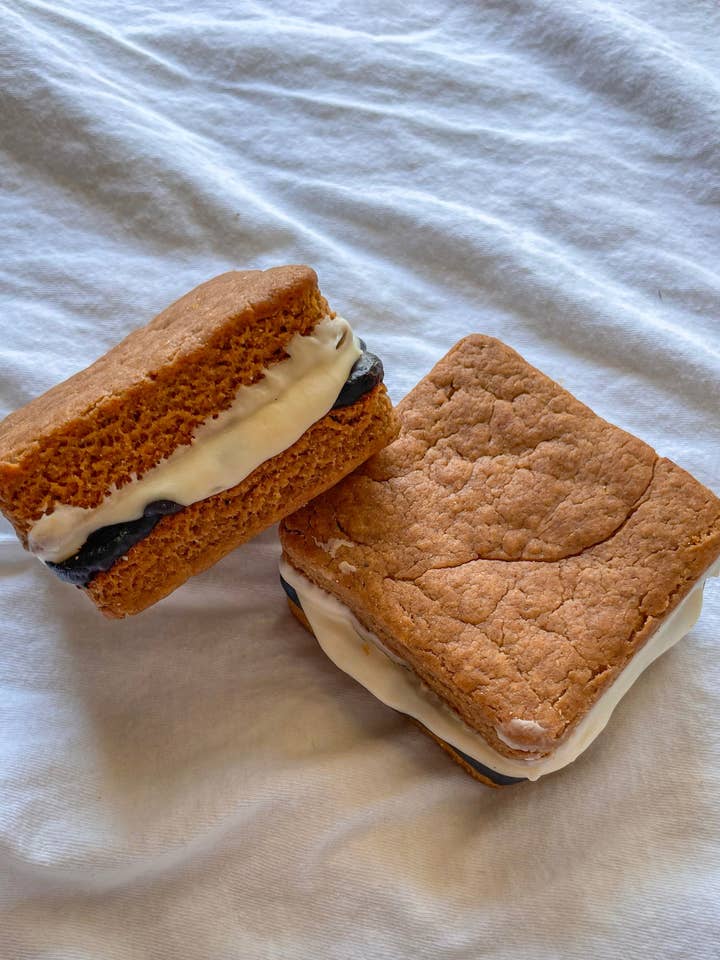 Doggie S'mores Dog Treats | Peanut Butter, Yogurt & Carob for wholesale by Big Head Barkery