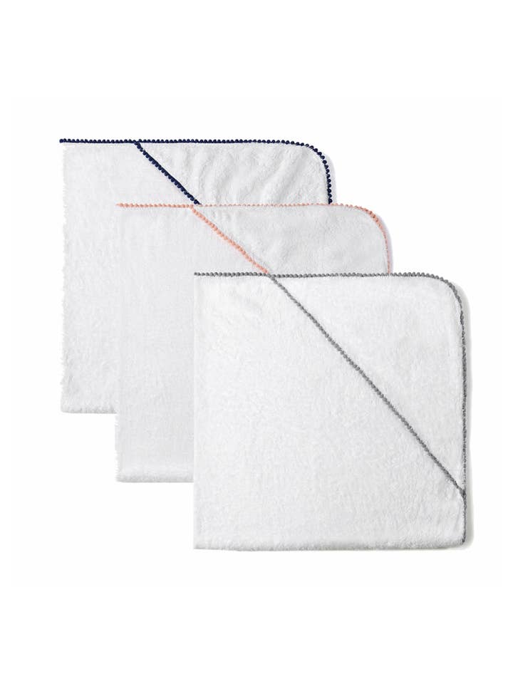 Toalha de bebê/criança LUXE: guarnição detalhada de pom pom, algodão de bambu por atacado de MALABAR BABY, Consciously Crafted For You.