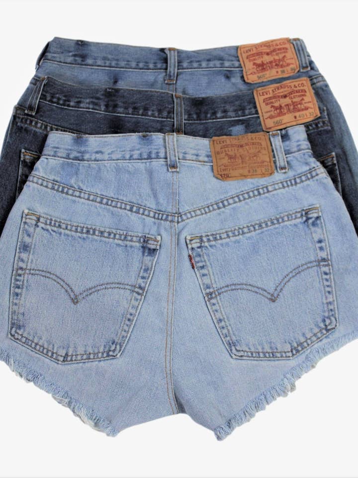 Short en jean vintage taille haute coupé pour la vente par Wear Clarity