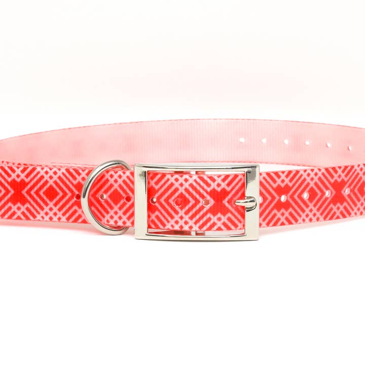 Expedition Ridge Red Geometric Waterproof - Hondenhalsband voor wholesale door Zaley Designs