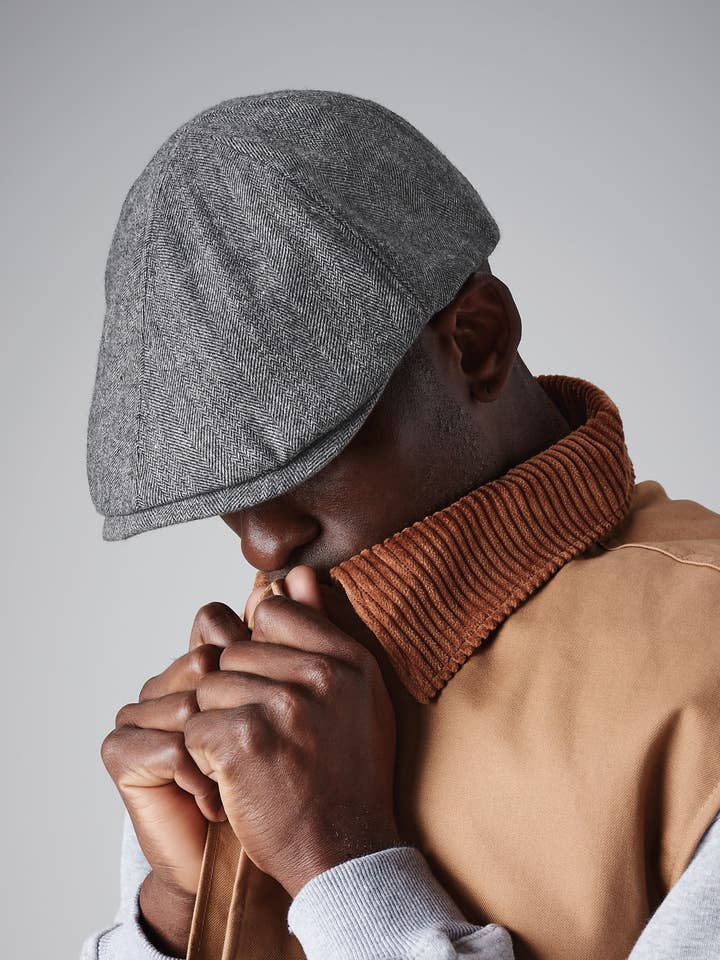 Beechfield Ivy Cap | Unisex | Fuldt foret | Spændejustering | Grå eller lysegrå | Én størrelse for engroshandel hos Logo Free Clothing