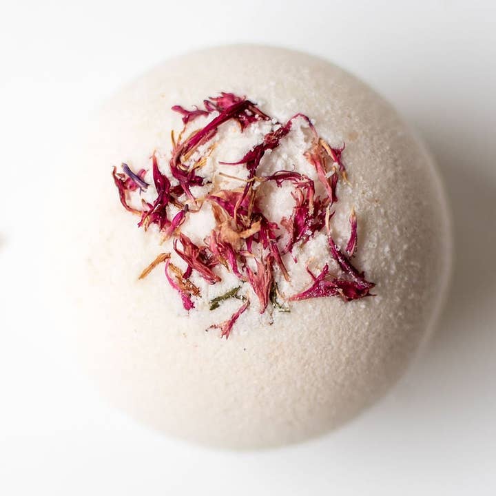 The Willow Tree Co - Wholesale Bath Bomb/Fizz - A Thousand Kisses — Cocoa Butter + Milk Bath Bomb0