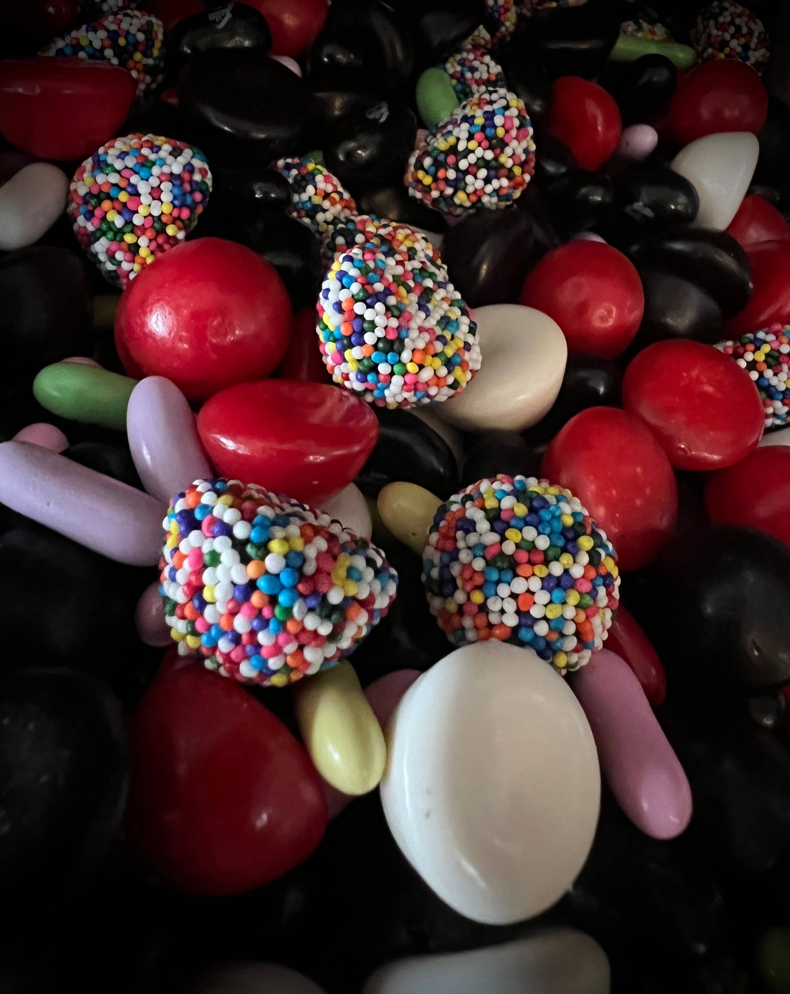 Montana Farmacy - Wholesale Licorice - Old Fashioned Apothecary Jar nostalgic Licorice mix Candy2