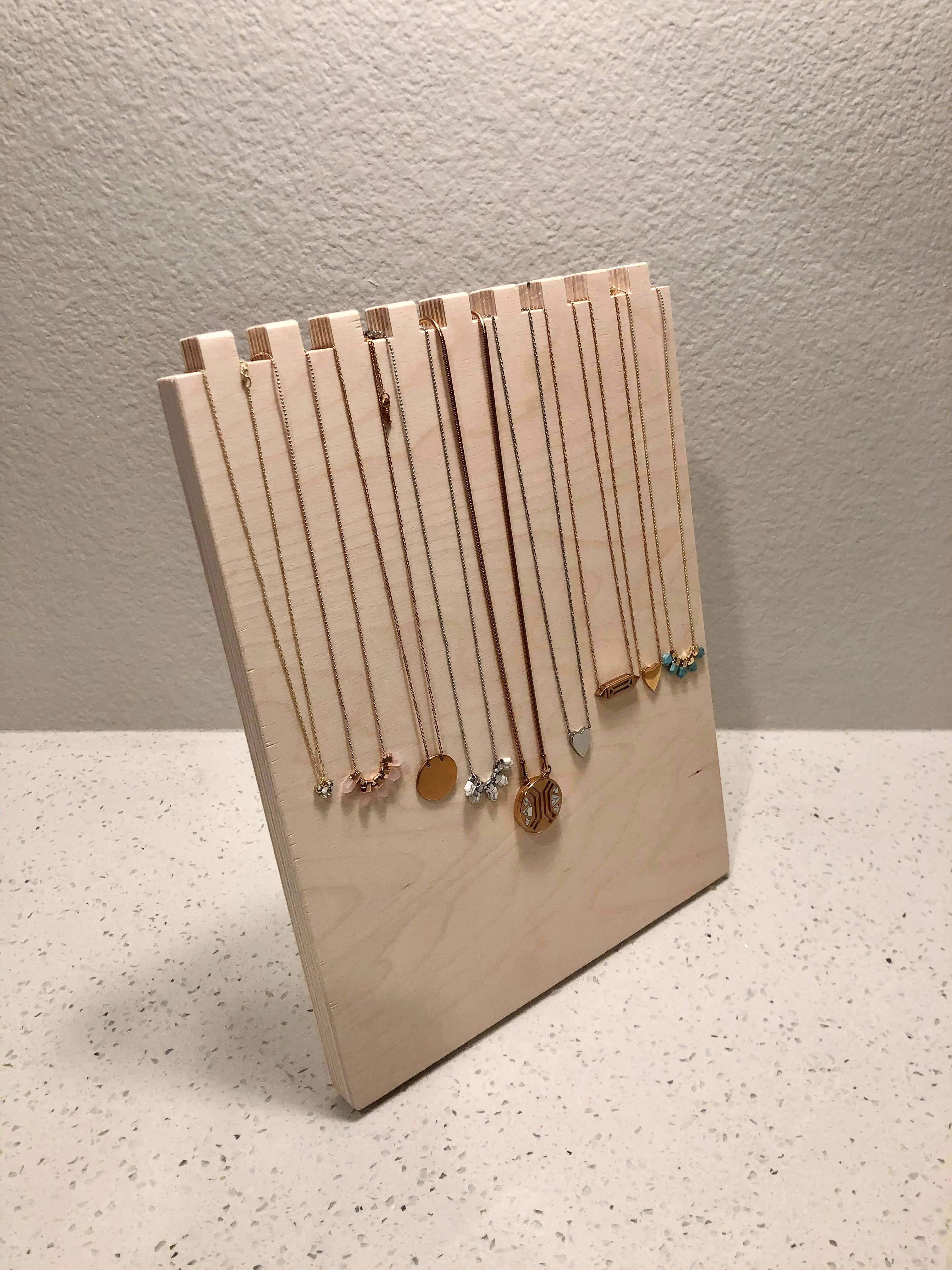 Choking on Sawdust – Suporte de joias e exposição por atacado – Suporte para Exposição de Colares1