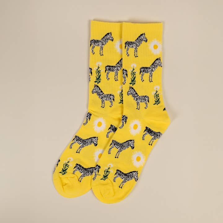 Calcetines amarillos de algodón con diseño de margarita de cebra para mujer para venta al por mayor de Animal Instincts