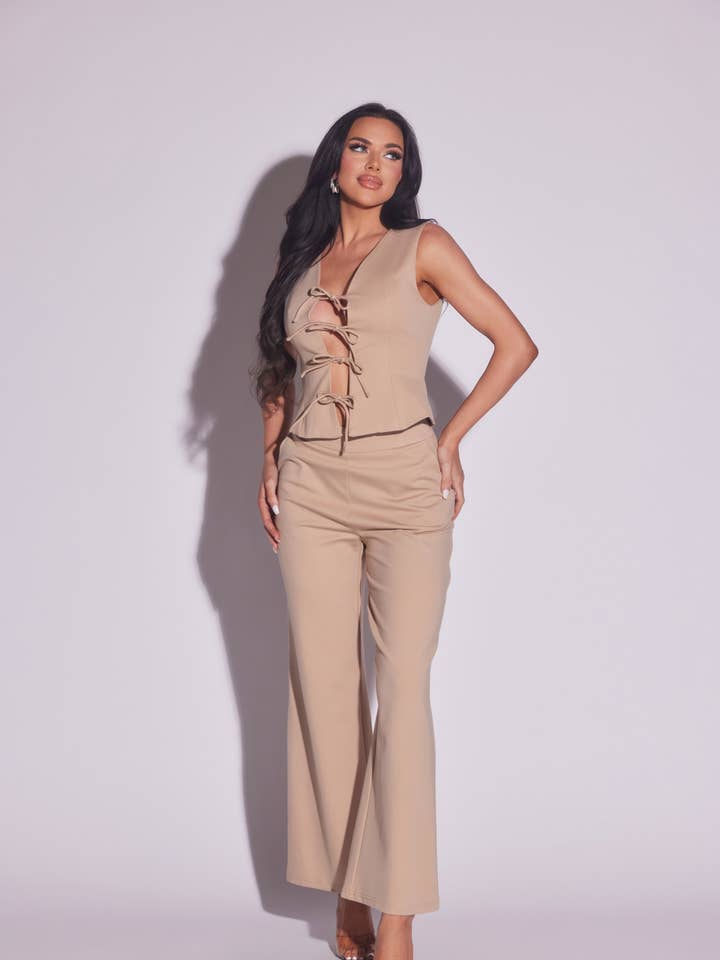 Framknuten topp och matchande byxset för wholesale av WFFS