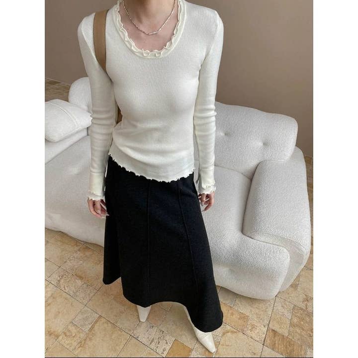 Wood Ear Hem Slim Fit Knit Sweater for wholesale by Ekartini