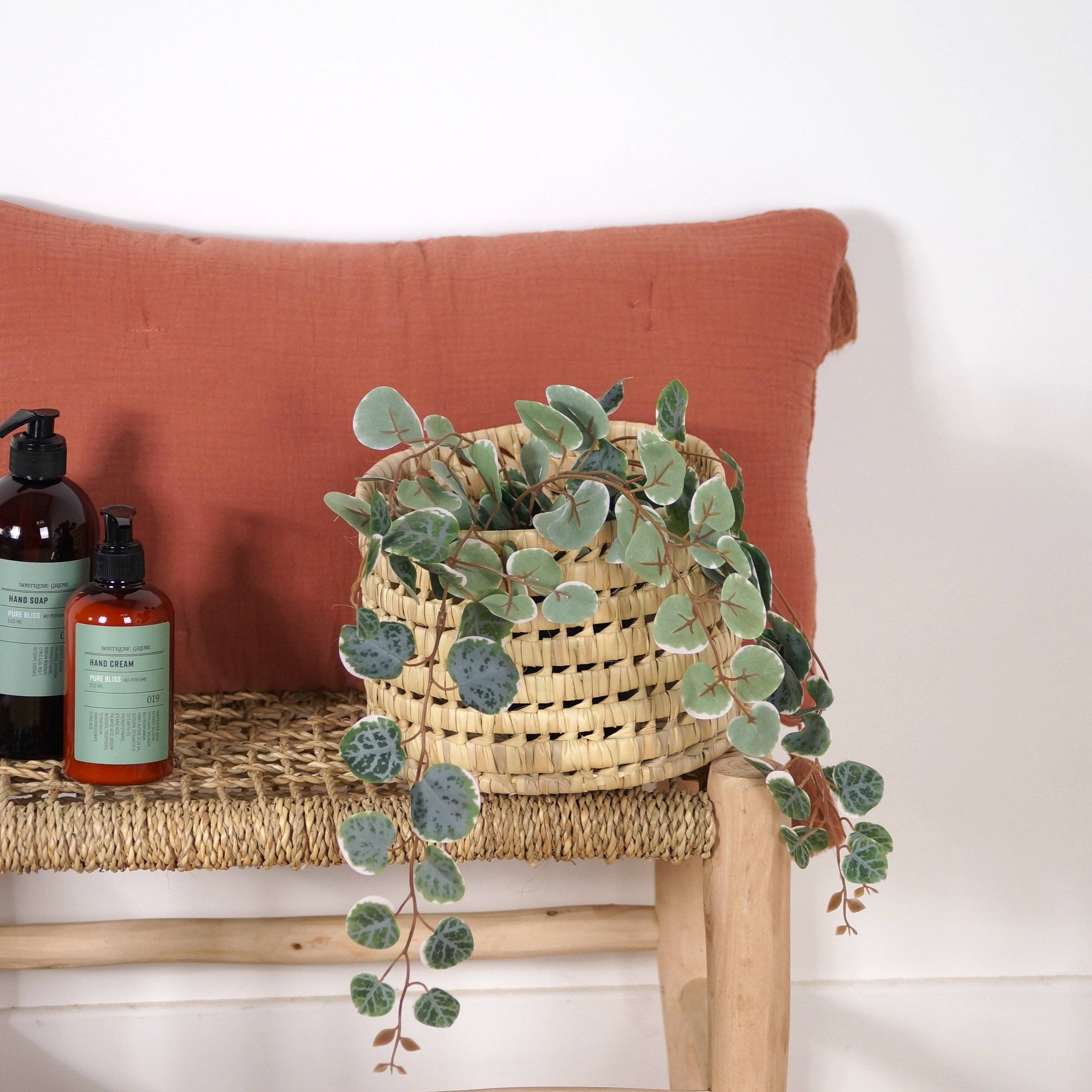 Bohome Living - Wholesale Basket - Small round basket made of palm leaves1