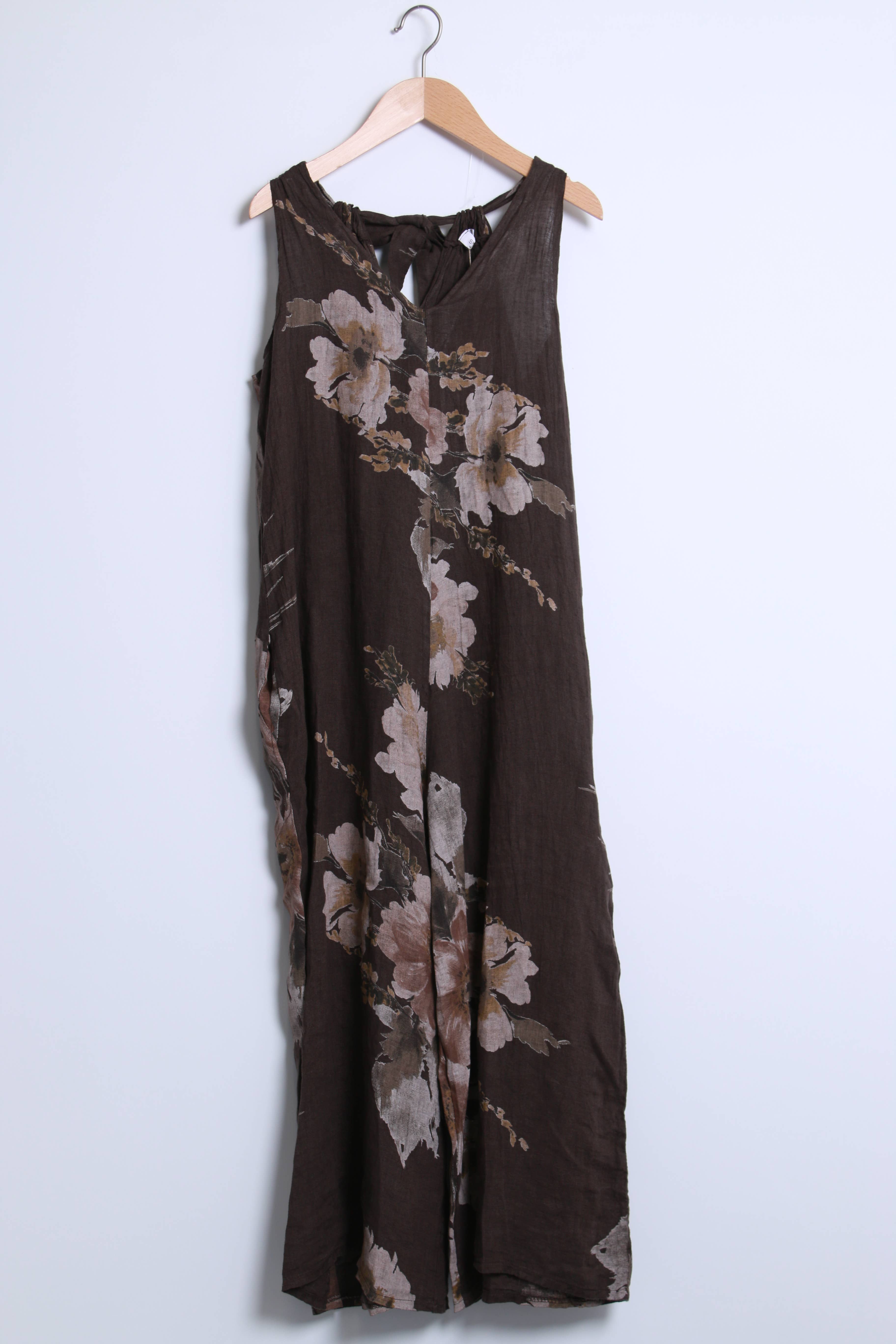Shyloh - Wholesale Onesie - Women's - Flowy long dress with floral print and straps 2059917