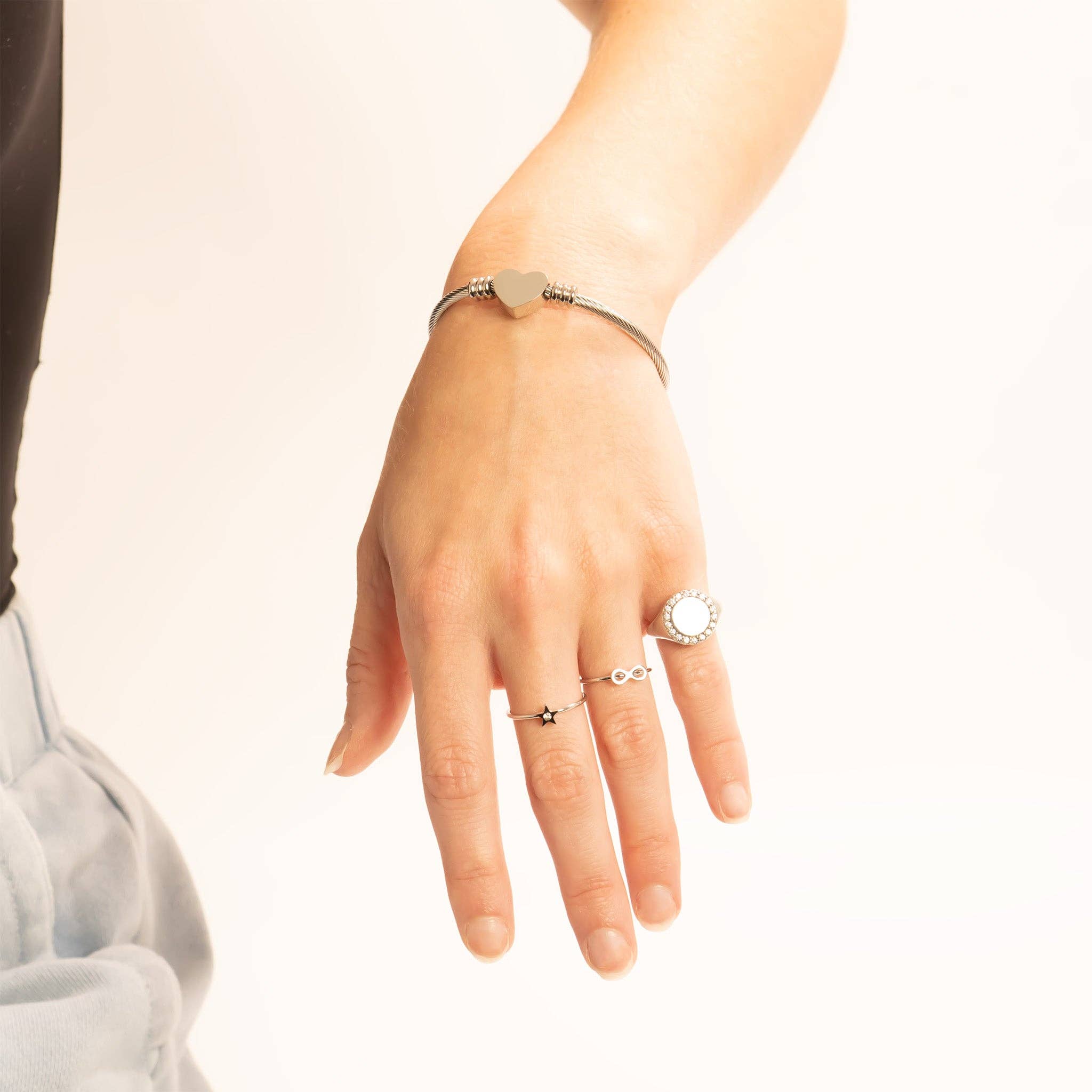 WJW - Vendita all'ingrosso Anelli con sigillo - Anello con Sigillo in Acciaio Inossidabile PVD Oro 18K con Pietre10