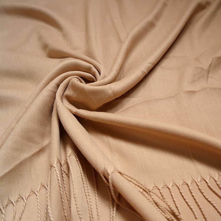 London Scarves – Engroshandel Tørklæde - Dame – Ensfarvet bomuldsblandet pashmina med kvaster20