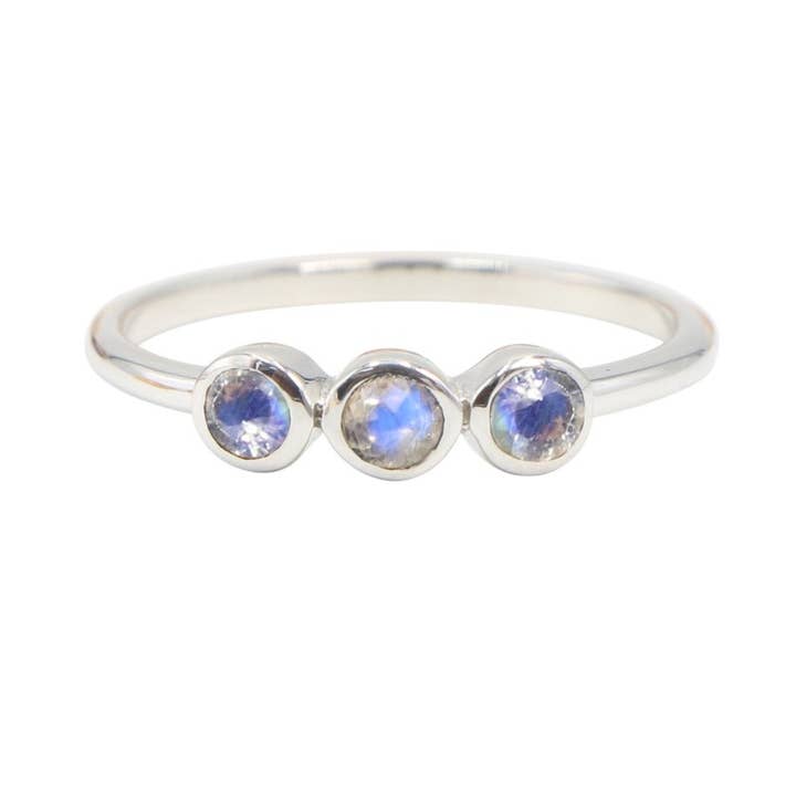 Pierre de Lune Arc-en-ciel : Bague Unique en Argent 925 Aura Faite à la Main pour la vente par Jay Jools