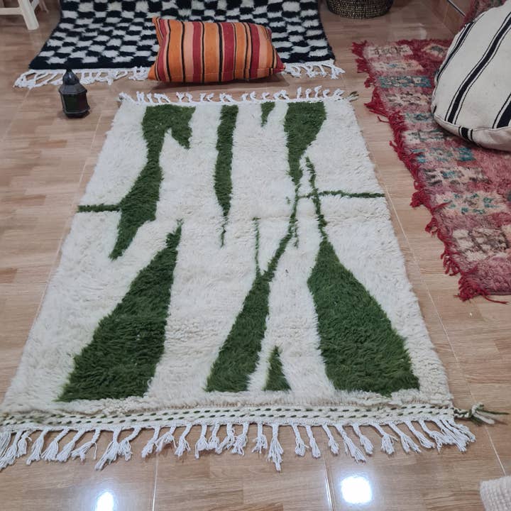 Alfombra Auténtica de Lana Beni Ourain Anudada a Mano 150×250 cm 437 para venta al por mayor de Maroccarpets Poufs and pillows wholesale +31648976894