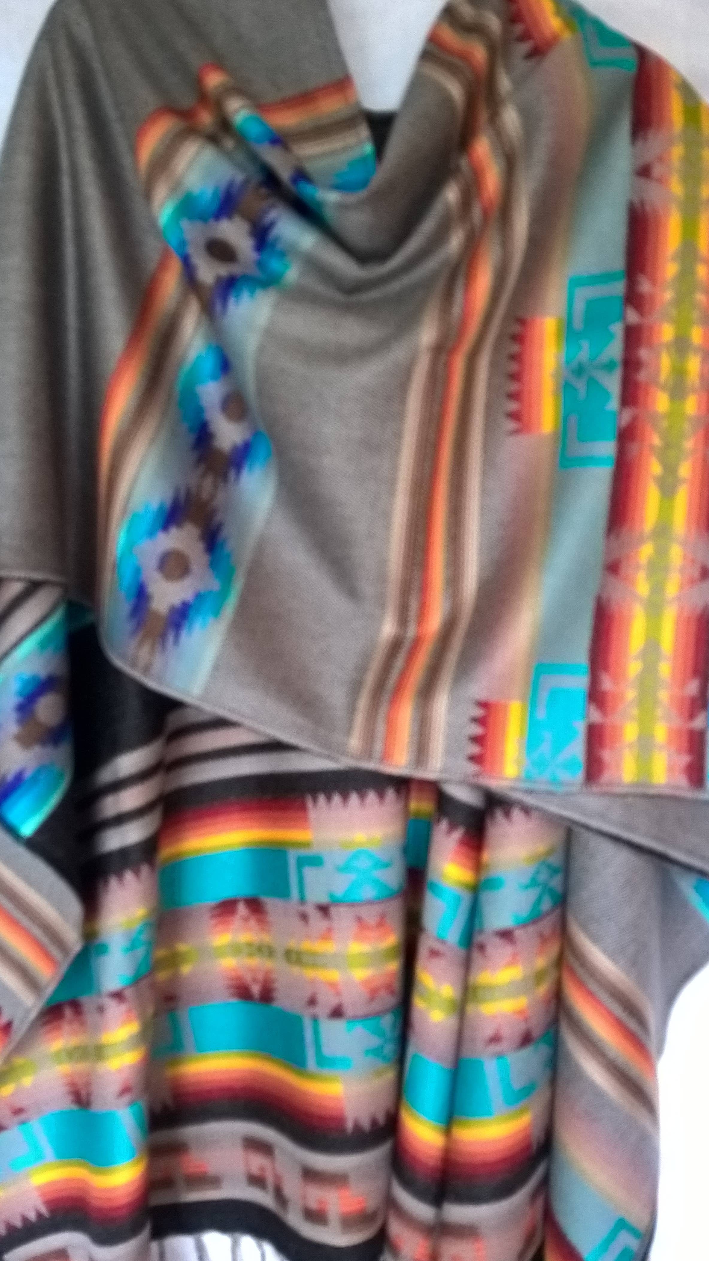Treasure of ANDES - Venta al por mayor Poncho - Mujer - Poncho Andino Artesanal REVERSIBLE Unisex ENVÍO GRATIS10