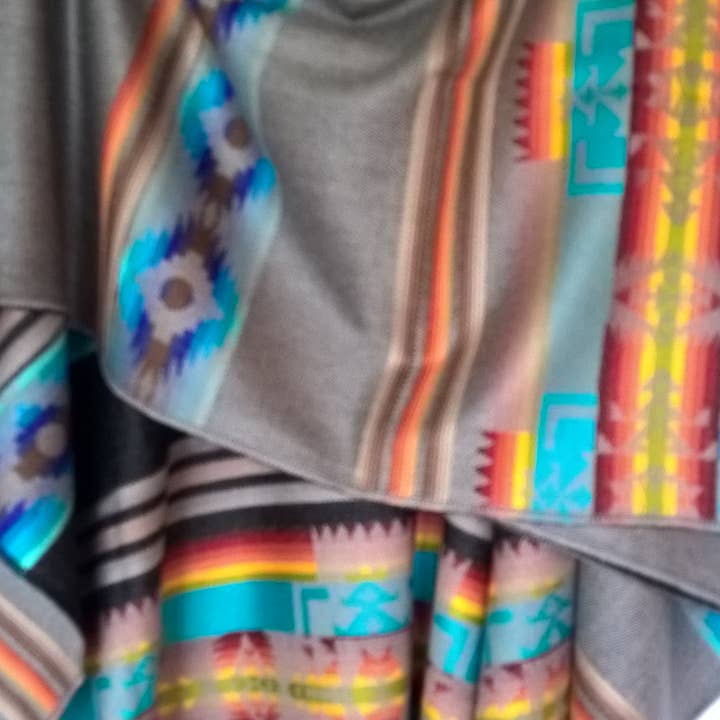 Treasure of ANDES - Venta al por mayor Poncho - Mujer - Poncho Andino Artesanal REVERSIBLE Unisex ENVÍO GRATIS10