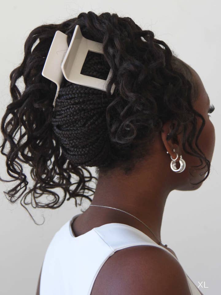 Soul Clip in Birch for wholesale by Kōv Essentials (No duties or tariffs for CA+USA)