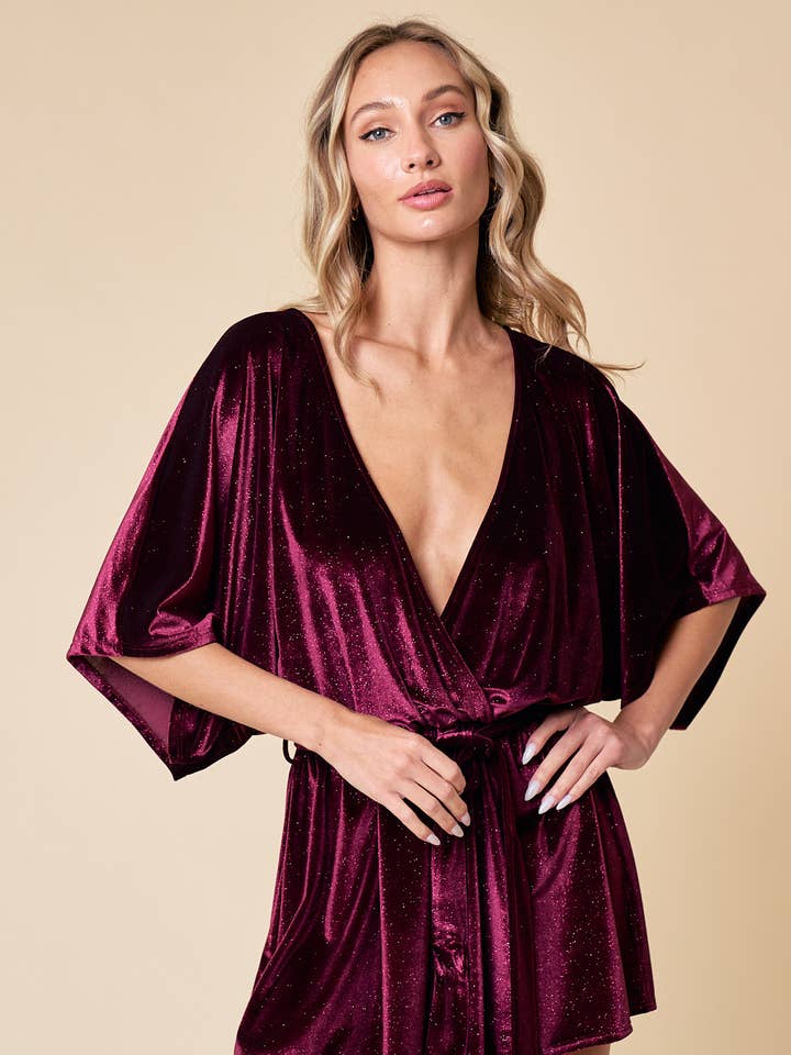 SR4317B BURGUNDERFARBENER STRAMPLER MIT WEIHNACHTLICHEM GLITZER-TOUCH SURPLUS für den Großhandel von Saints & Hearts