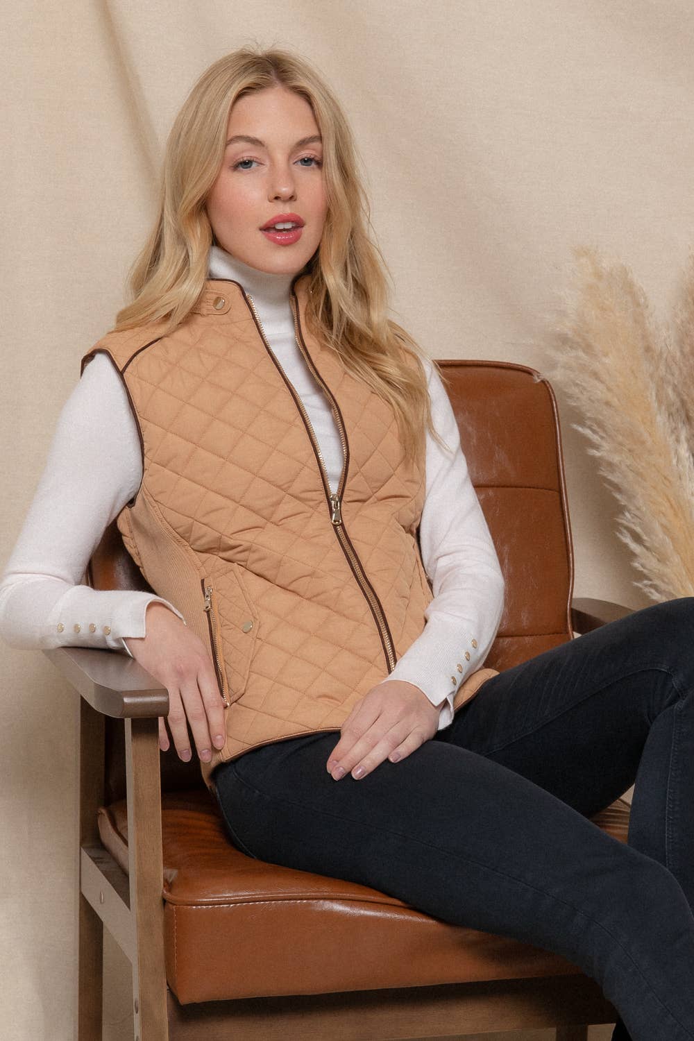 Active Basic | Active USA - Wholesale Outerwear Vest - Women's - Suede Piping Detail Rib Quilted Padding Vest25