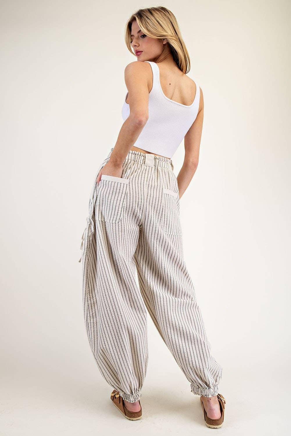 Peace Love Line - Wholesale Broek - Dames - Joggingbroek met gestreepte zijzakken en trekkoord17