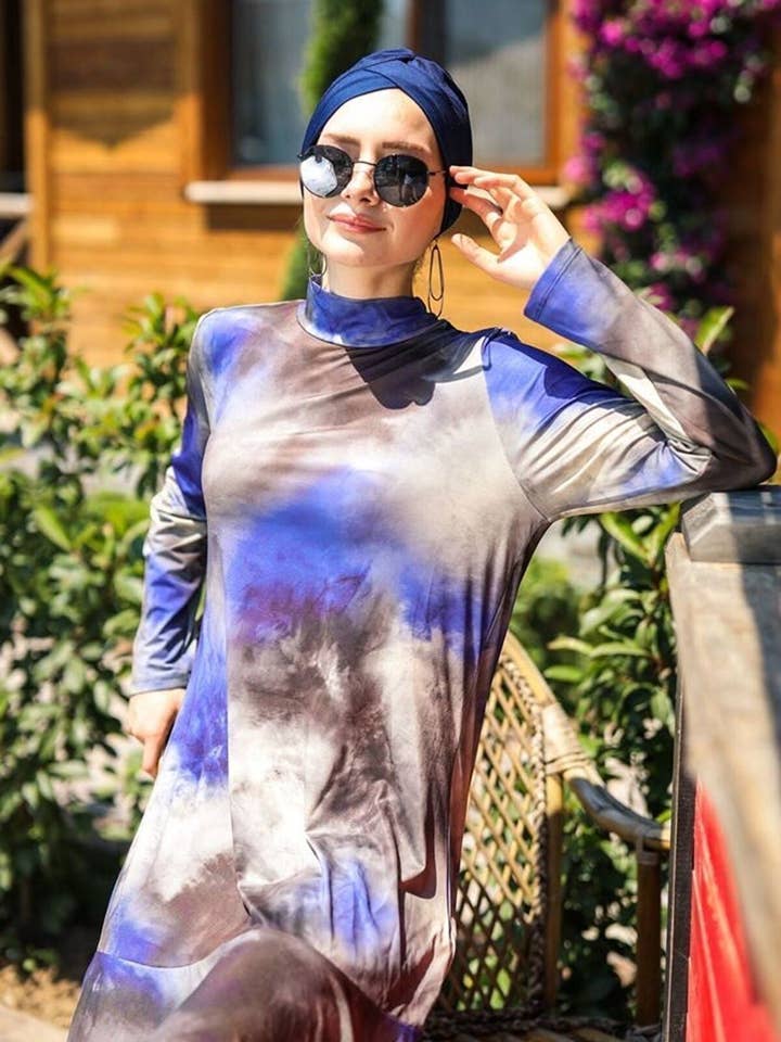 Maillot de bain modeste en lycra bleu marine et burkini M2022 pour la vente par Marina Swimwear