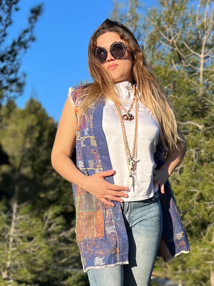 Kinomy – Engroshandel Vest - Dame – Lang vendbar vest i tie-dye bomuld5