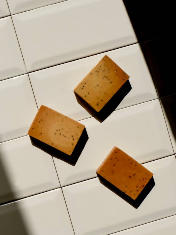 BODY GLOW GOA TVÅL | Gurkmeja och Chia för wholesale av WISDOW