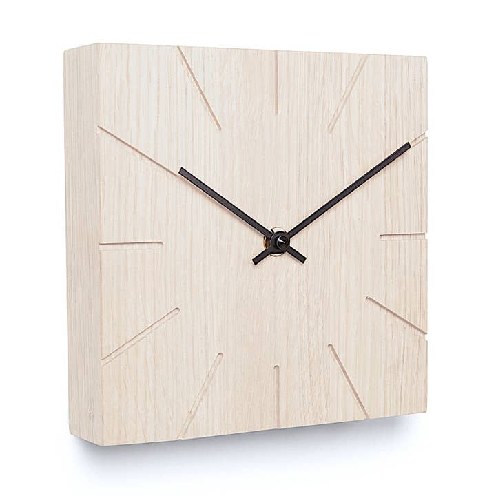 Beam - witgekalkte eikenhouten klok, tafelklok en wandklok voor wholesale door Natuhr