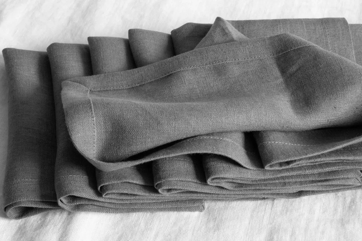 Liem Home - Wholesale Dinner & Cloth Napkin - Linen Napkins with Mitered Corners in Various Colors2