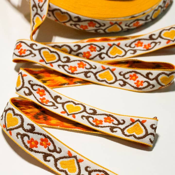 Boho Fabrics - Wholesale Ribbon - Gift Wrapping - 36 Yard Roll - Golden Hearts, 7/8" Jacquared Woven Trim. TRIM-0061
