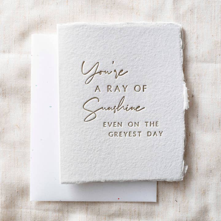 You're a ray of sunshine. | Biglietto di auguri Love Friend per la vendita all'ingrosso da parte di Paper Baristas