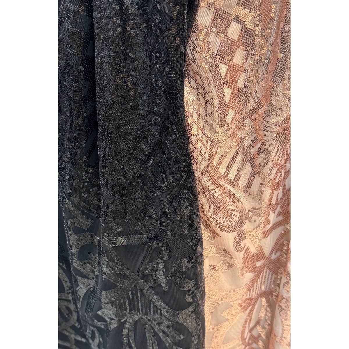 Curve Market – wholesale Dress – Women's – PLUS SIZE ART DECO SEQUIN SQUARE NECK MINI DRESS0