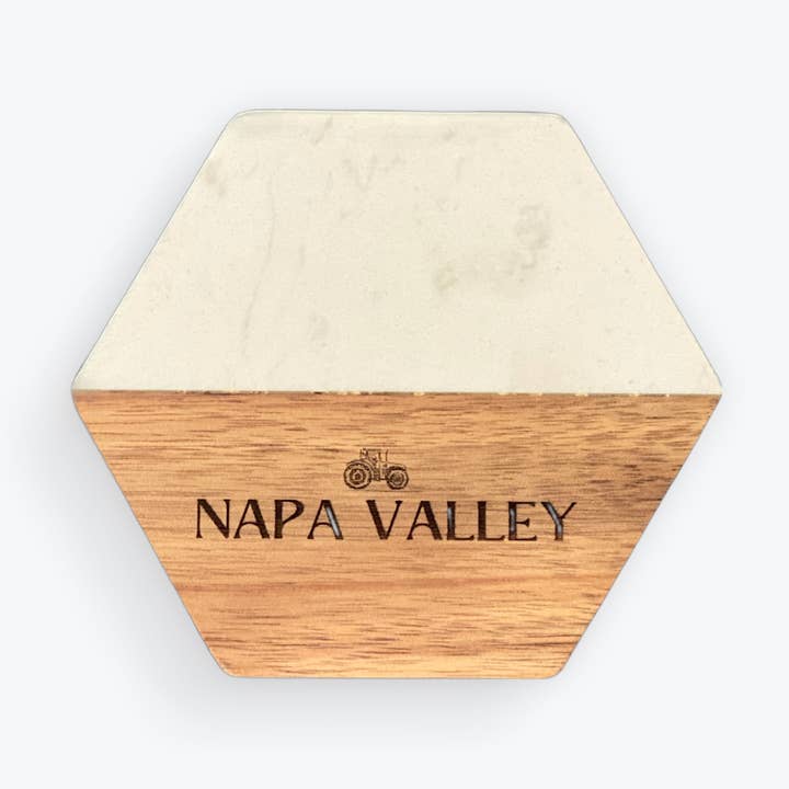 Maßgeschneiderte sechseckige Untersetzer aus Holz (benutzerdefinierte Stadt, Logo, Name) für den Großhandel von Bell & Brass Home Goods