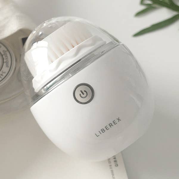 Brosse Nettoyante Visage Vibrante Liberex Egg pour la vente par Liberex