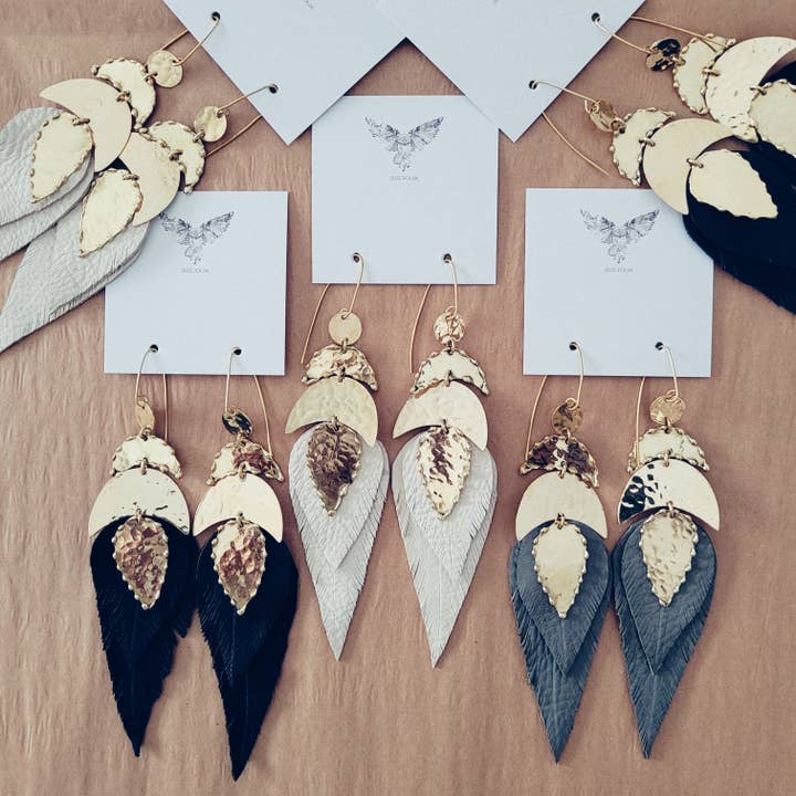 Bisjoux - Wholesale Dangle Earrings - Brass leather feather drop earrings hammered chandelier