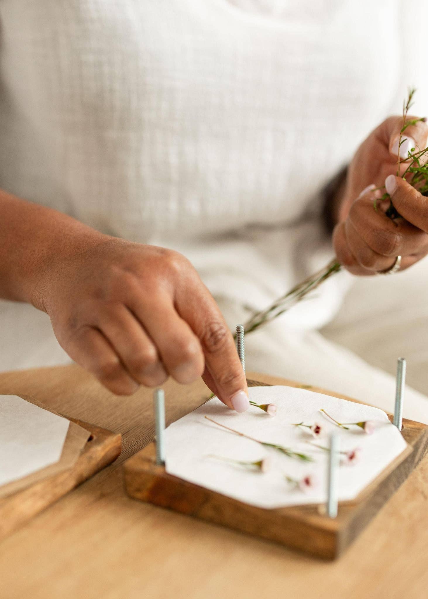 Mercy House Global - Wholesale DIY Craft Kit - Natural Wood Flower Press2