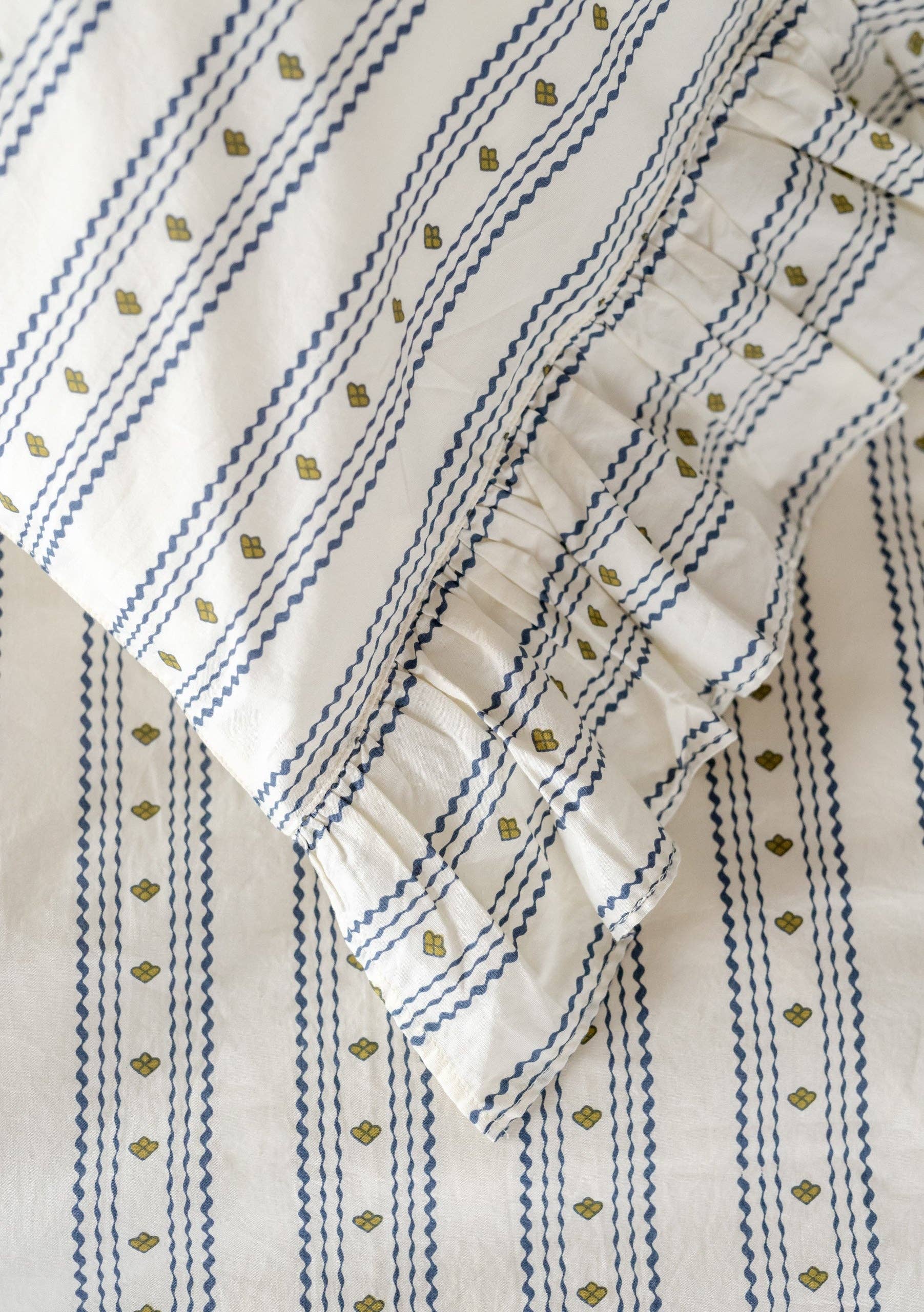 TBCo – wholesale Duvet cover – Cotton Duvet Cover in Navy Ditsy Floral3