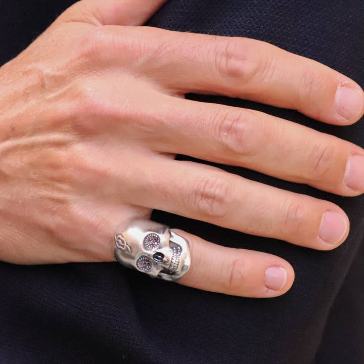 Bague Unisexe Crâne Arwene pour la vente par PLATADEPALO