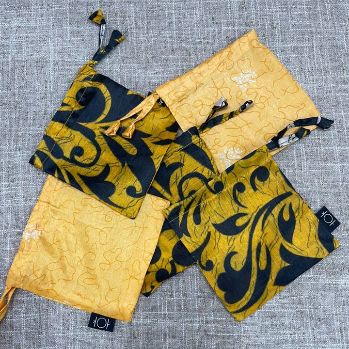 House of Kraft - Wholesale Gift Bag Set/Pack - Gift Pouches | Upcycled Silk Pouch | Pack Silk Gift Pouch15