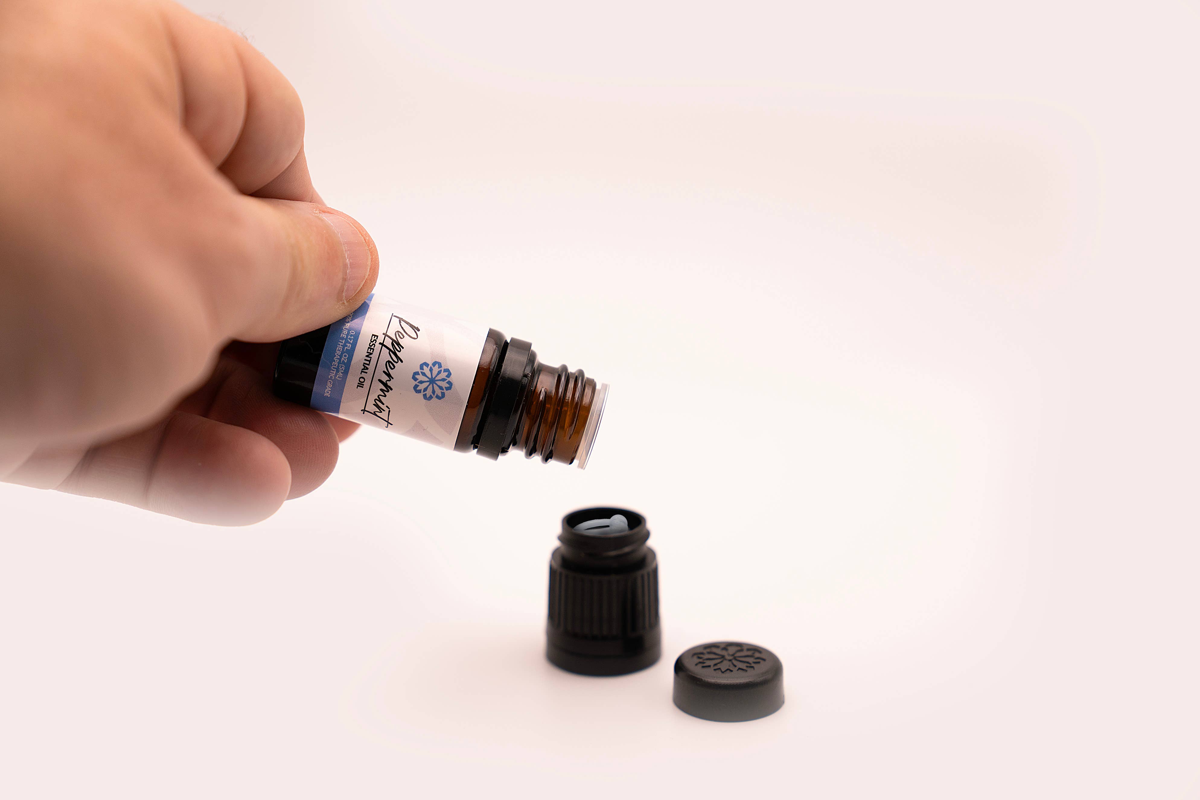 Essence - Wholesale Essential Oil Holder - Essence Essential Oil Bottle Top with Built-In Soaking Bay4