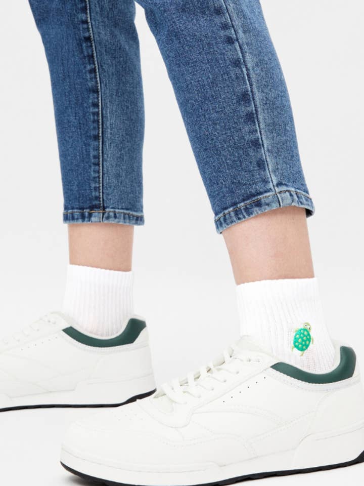 Chaussettes Tortue - Chaussettes Quart en Coton Bio avec Broderie Tortue pour la vente par Natural Vibes