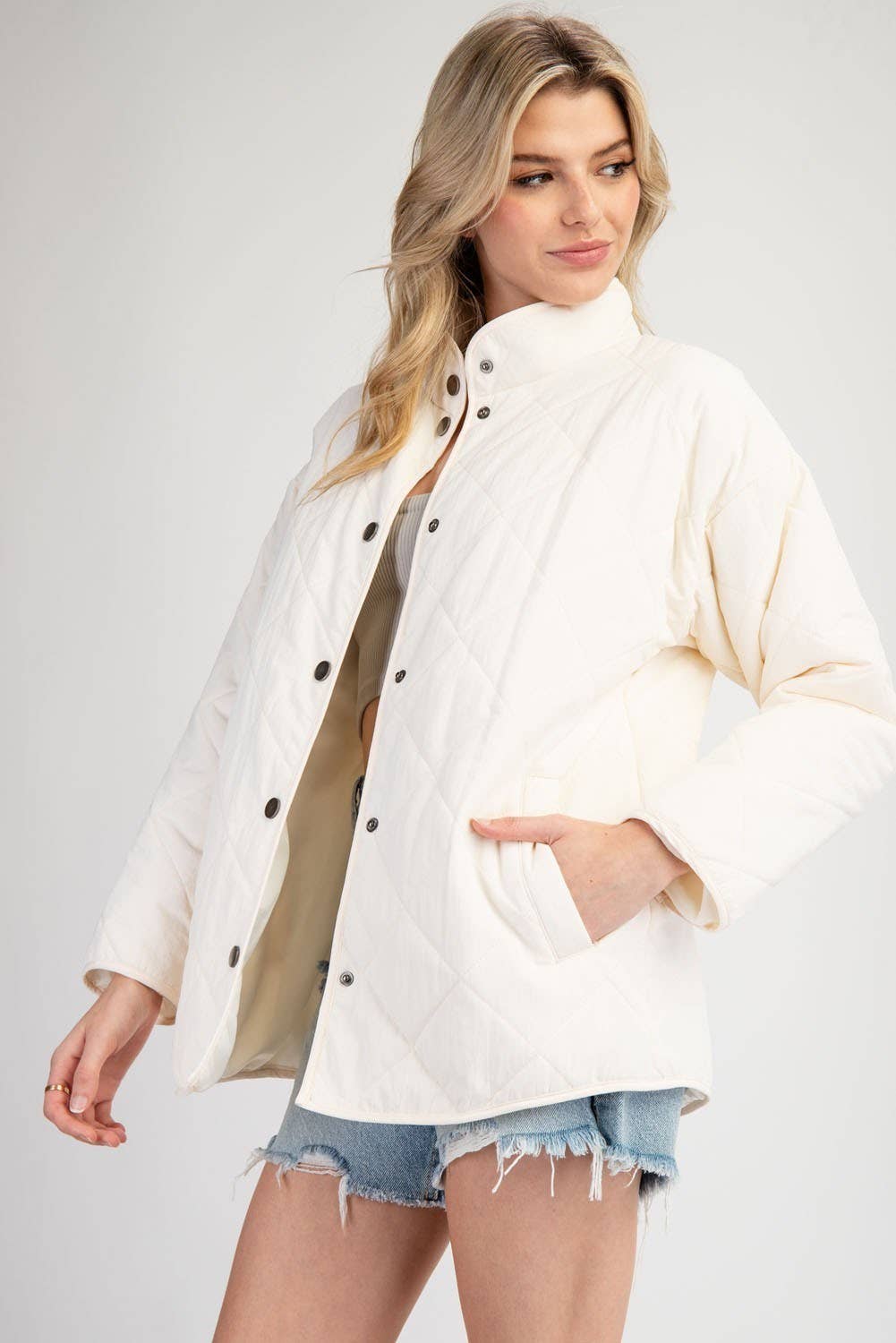 Peace Love Line - Vente Veste – femme - PL3934 - VESTE MATELASSÉE À MANCHES LONGUES ET BOUTON-PRESSION8