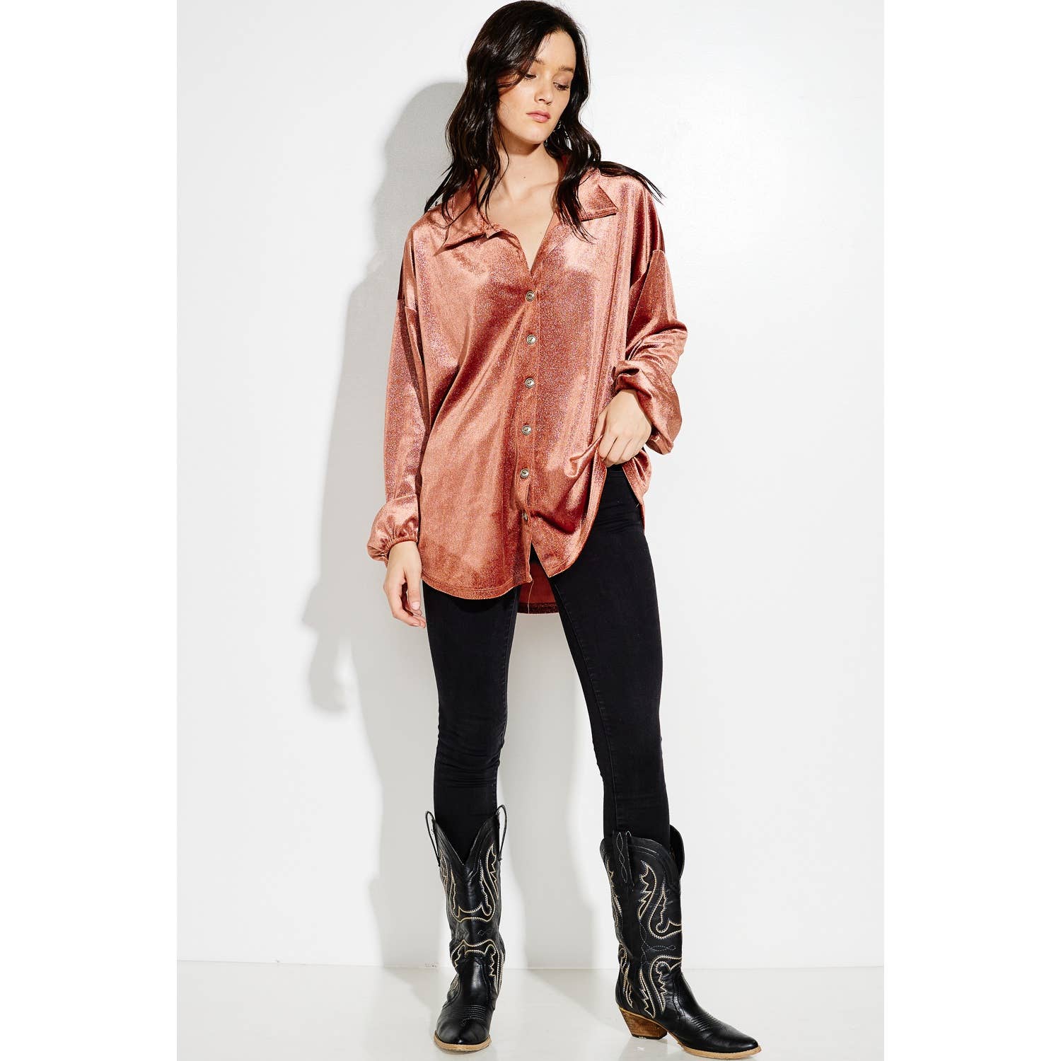 Phil Love - Wholesale Shirtjack/Shacket - Dames - Fluwelen overhemd met knoopsluiting en Bishop-mouwen en jas11