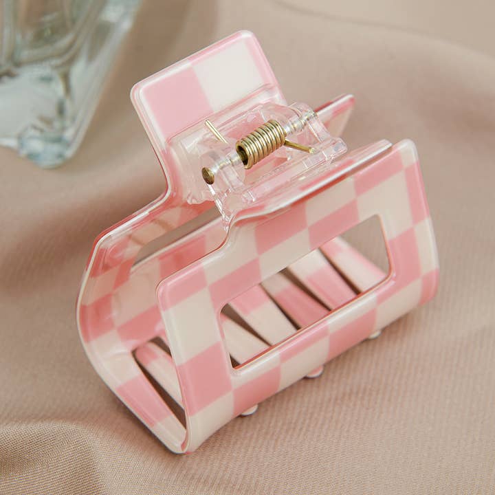 TheDivaSoap – wholesale Hårklämma - Dam – Medium hårklämma i acetat med schackbrädmönster