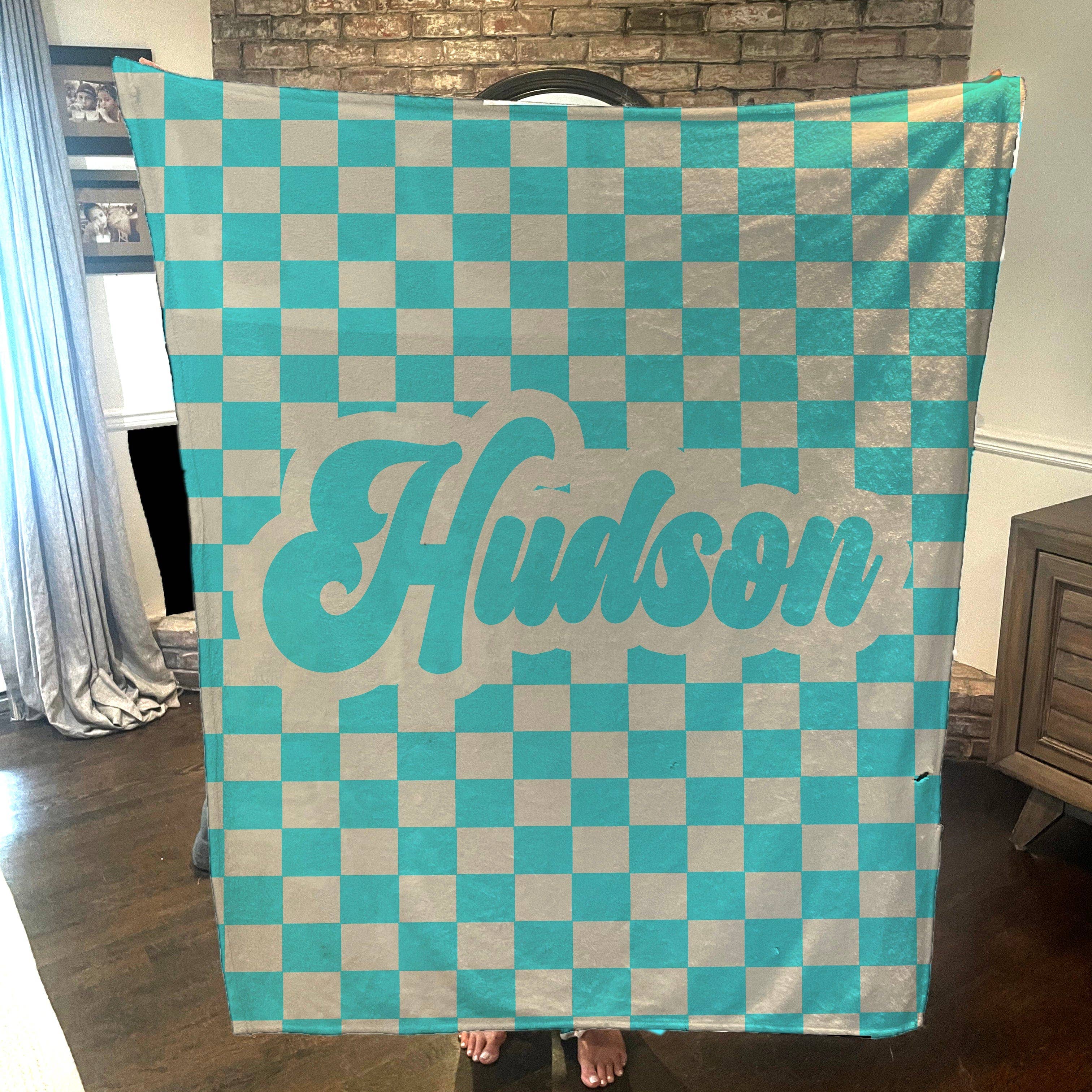 Monogramonline Inc. – wholesale Throw blanket – Retro Checkers name blanket - Available in 16 colors - Personalized with a name - the perfect gift6