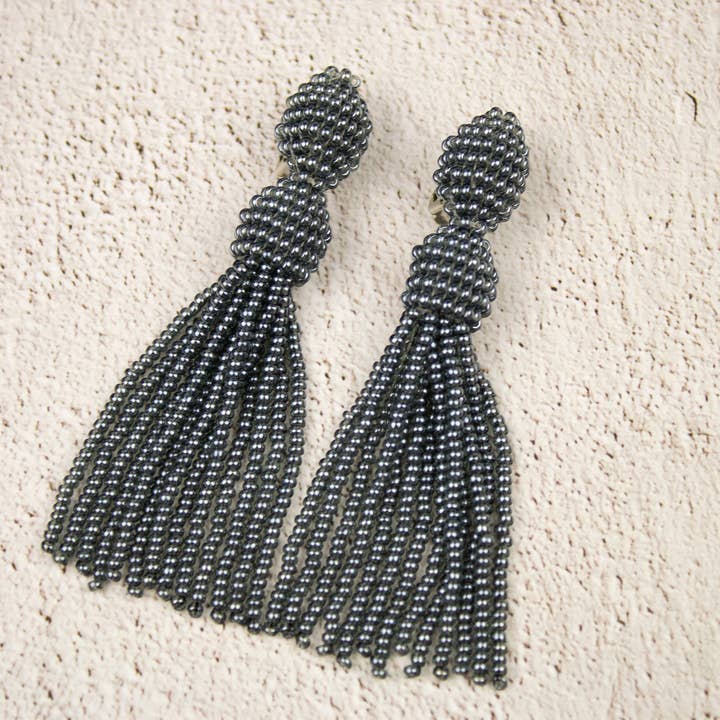 Grå kvast øreringe Disco smykker klip mousserende sølv glitre skinne lang Beaded Studs Luksus erklæring for engroshandel hos Ninolia